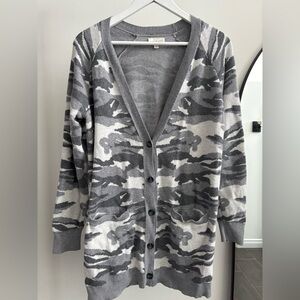 Lucky Brand Gray Camouflage cardigan Sweater Sz Medium